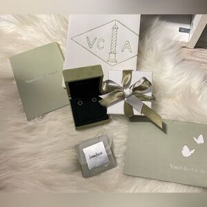 Vancleef and Arpels onyx sweet alahambra